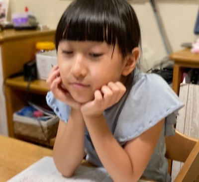 緊張感のない子供の表情